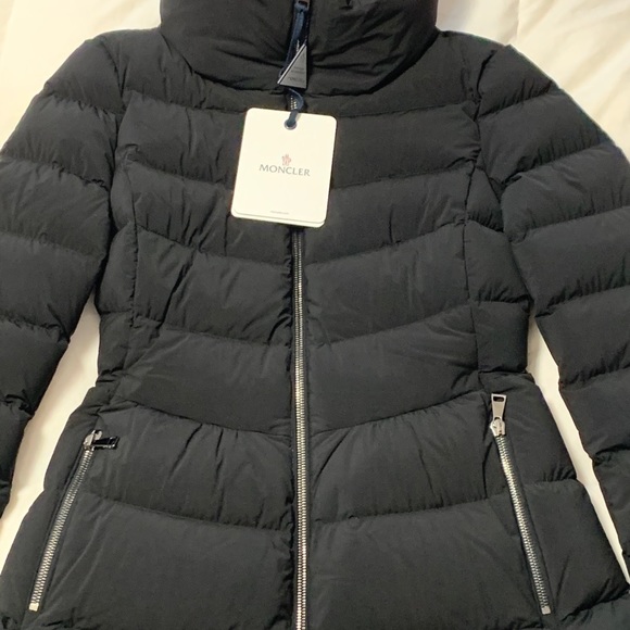 Moncler Nevalon Down Coat Black